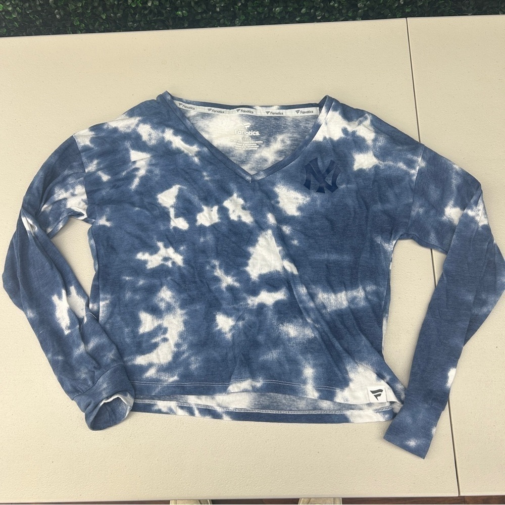 New York Yankees Cropped Tie Dye Long Sleeved Tee size S